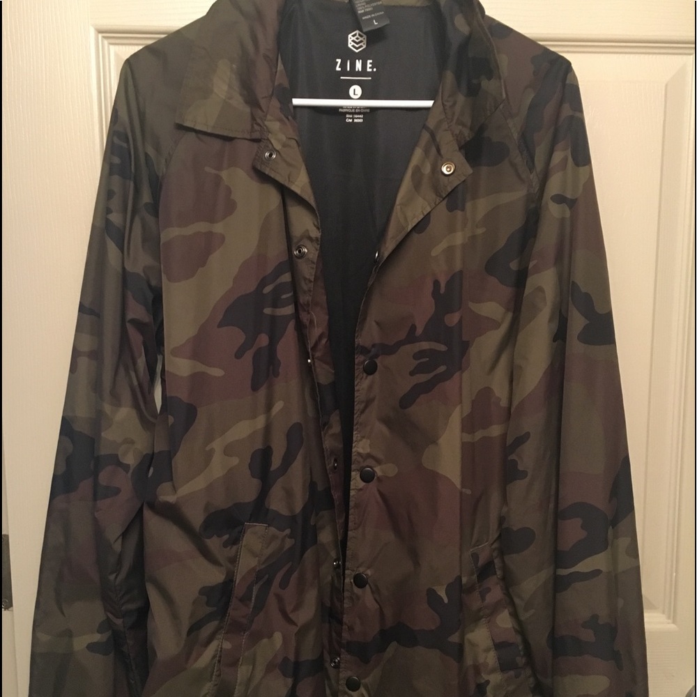 Zine Camouflage windbreaker.